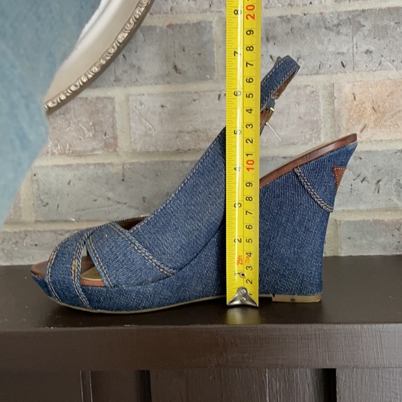 Guess denim sandals 91/2. - Picture 6 of 6